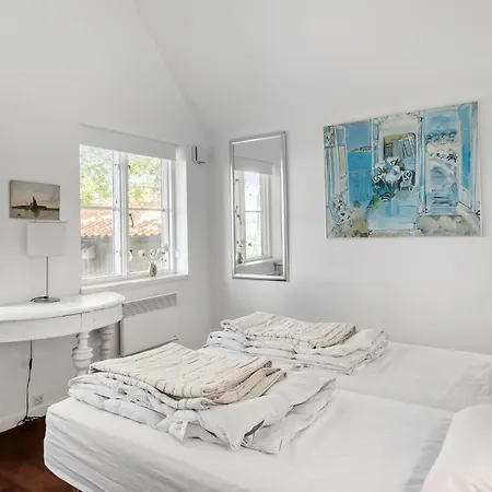 5 Bedroom Gorgeous In *