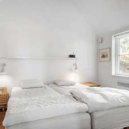 5 Bedroom Beautiful In Askeby