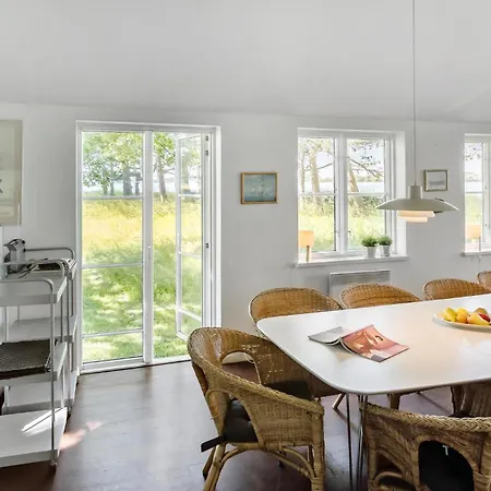 5 Bedroom Beautiful In Holiday home Askeby