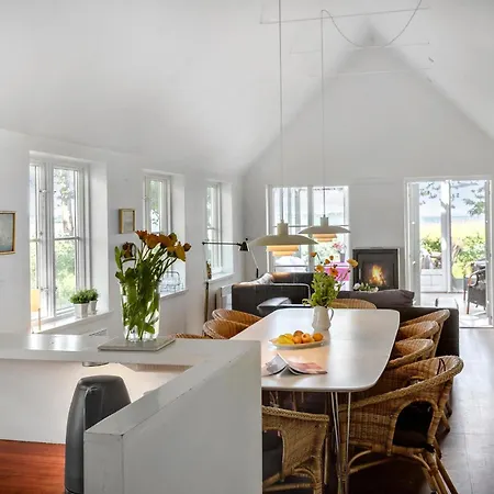 5 Bedroom Beautiful In
