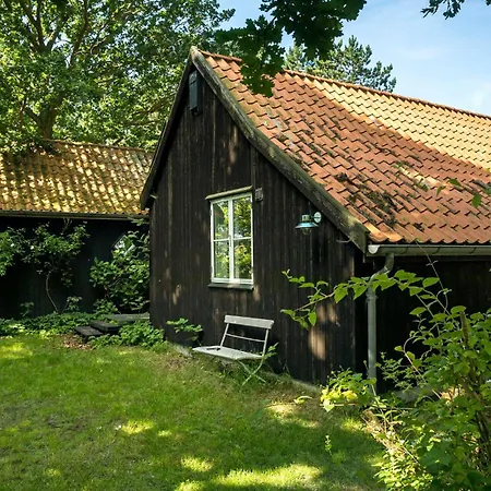 5 Bedroom Beautiful In Askeby