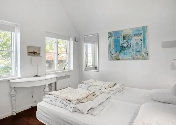 5 Bedroom Gorgeous In *