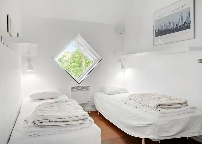 5 Bedroom Gorgeous In Prázdninový dům *